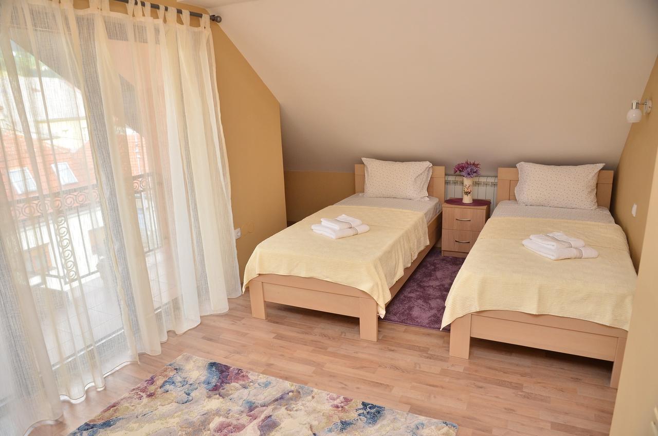 איווניצה Apartmani Milosevic מראה חיצוני תמונה
